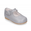 Classic Little Mary Janes with hook and loop strap with flower in pearl nappa leather.