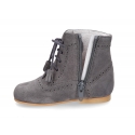 Classic Pascuala style ankle boots with ties with TASSELS in suede leather.