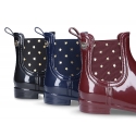 Ankle rain boots with elastic band with STARS design.