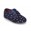 Little laces up shoes in suede leather with STARS print for little kids.