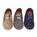 Little laces up shoes in suede leather with STARS print for little kids.