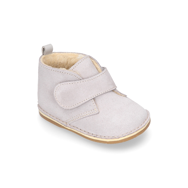 Little Safari boots for babies laceless and with wool knit lining.