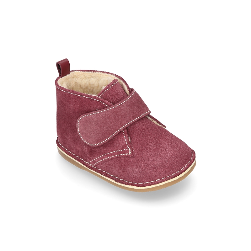 Little Safari boots for babies laceless and with wool knit lining.