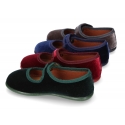 Stylized little Mary Jane shoes with hook and loop strap and button in velvet.
