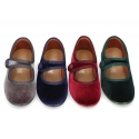 Stylized little Mary Jane shoes with hook and loop strap and button in velvet.