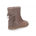 Suede leather boot shoes with fringed design.