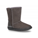 Suede leather boot shoes with METAL counter and fake hair lining.