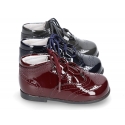 Patent leather classic english style bootie for first steps.