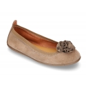 Suede leather ballet flat shoes with elastic band and flower design.