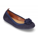 Suede leather ballet flat shoes with elastic band and flower design.