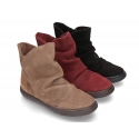 Suede leather girl boot shoes to dress with zipper closure.