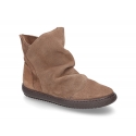 Suede leather girl boot shoes to dress with zipper closure.