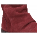 Suede leather girl boot shoes to dress with zipper closure.