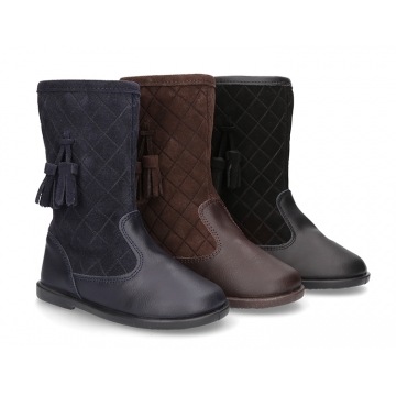 Washable leather boots combined with padded suede leather with tassels design.