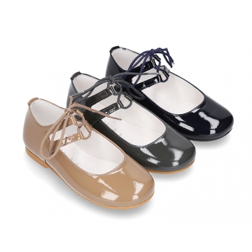 LIMITED EDITION Mary Jane shoes angel style in patent leather with double closure.