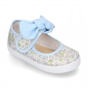 Cotton canvas Little Mary Janes with velcro strap and english print.