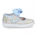 Cotton canvas Little Mary Janes with velcro strap and english print.