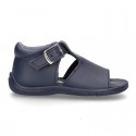 Washable leather sandals with buckle fastening and SUPER FLEXIBLE soles for little boys.