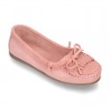 Indian style Moccasin shoes with bows in suede leather for girls.