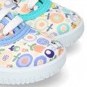 Zapatilla o bamba en lona con dibujos de flores para niños y niñas.