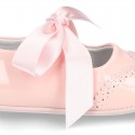 Classic Mary Jane shoes angel style for baby in patent leather with ties.