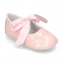 Classic Mary Jane shoes angel style for baby in patent leather with ties.