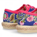 Nueva Zapatilla o bamba en lona con FLORES y lazo.