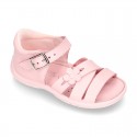 Washable leather sandal shoes with crossed strips and FLOWER for little girls.