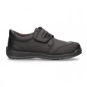 School shoes closed laceless and with toe cap in washable leather.