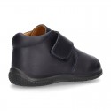 Ankle boot shoes with velcro strap in washable leather for little kids.