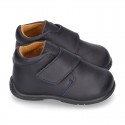 Ankle boot shoes with velcro strap in washable leather for little kids.