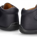 Ankle boot shoes with velcro strap in washable leather for little kids.