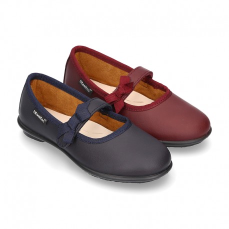 School shoes Mary Jane style with velcro strap with bow in washable leather for girls.