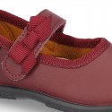 Zapato colegial tipo Mercedita con velcro con lazo en piel lavable para niñas pequeñas.