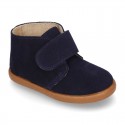 Suede leather casual ankle boots laceless.