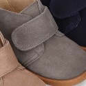 Suede leather casual ankle boots laceless.