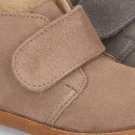 Suede leather casual ankle boots laceless.