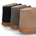 Suede leather casual ankle boots laceless.