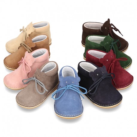 Little BEAR design safari boots in suede leather for babies.