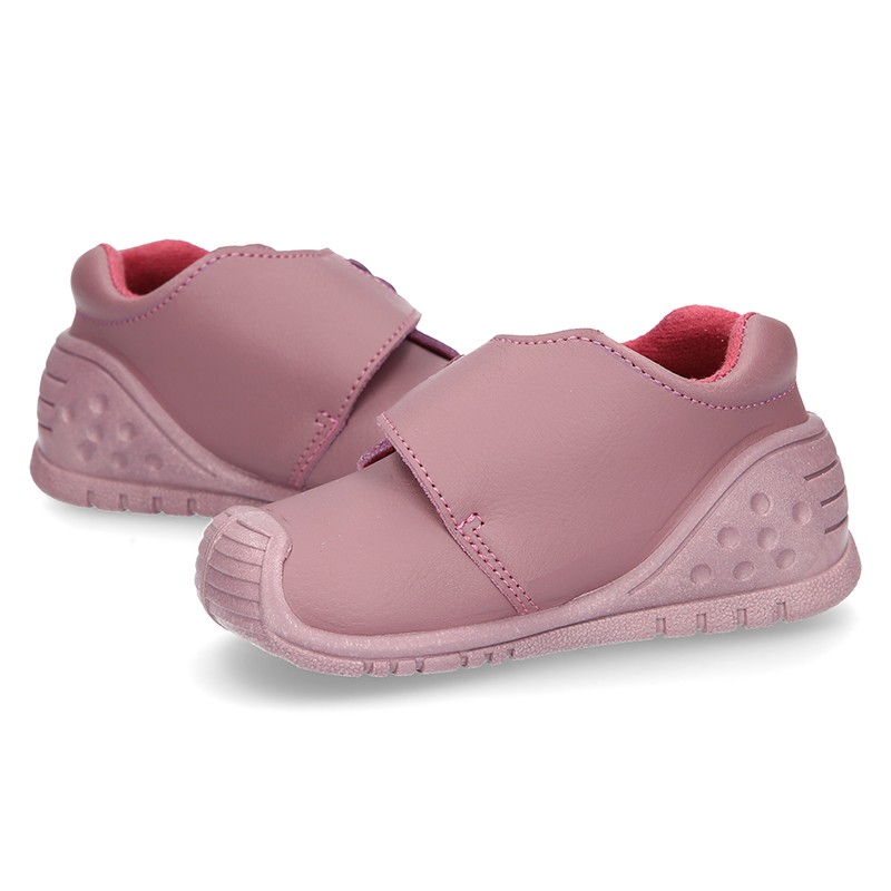shoes with reinforced toes