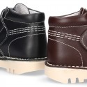 Basic classic casual ankle boot shoes laceless in leather.