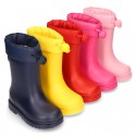 Little rain boots with adjustable neck and WOOL KNIT lining.