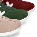 New TRENDY Casual suede leather Tennis shoes with shoelaces closure.