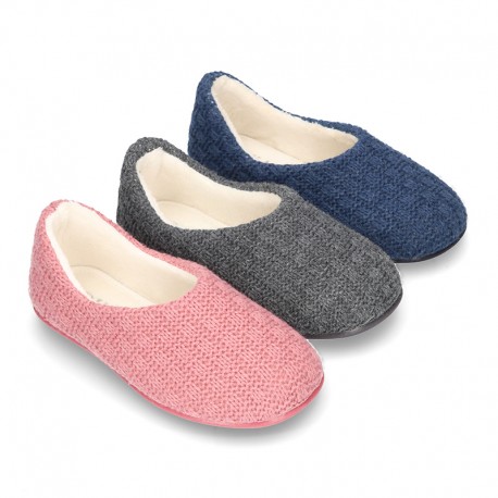 New structured wool knit closed home shoes.