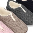 New closed Home shoes in wool knit with central opening.