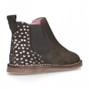 Suede leather ankle boot shoes with HEARTS print design and zipper.