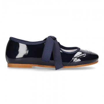 Patent leather Angle style ballet flat or Mary Jane shoes.