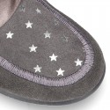 Little ankle boots Wallabee style with ties closure and STARS print design.