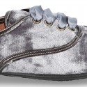 Laces up shoes with laces in VELVET canvas with Pearl effect.