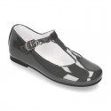 Little T strap Mary Jane shoes in patent leather.